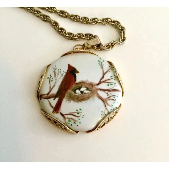 Vintage Womens Gold-tone Chain Cardinal Bird Enameled Pendant Necklace OS - Picture 5 of 9